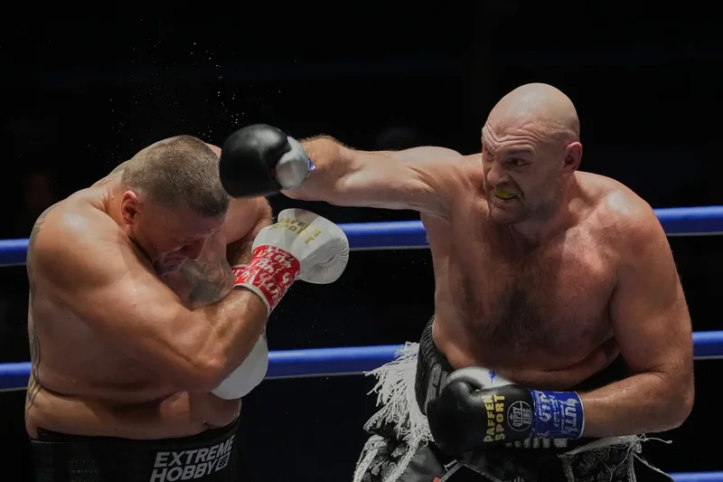 Tyson Fury eases to victory over Mariusz Wach in Thailand