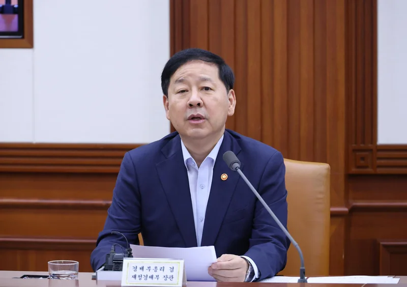 Finance minister vows vigilance over energy supply amid renewed tensions