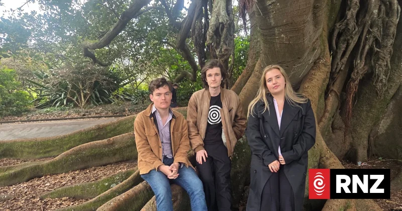 'There isn't anything' - Students facing tough job market