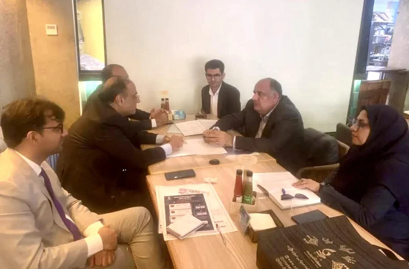 Iran, Pakistan emphasize developing cooperation centered on Chabahar-Gwadar
