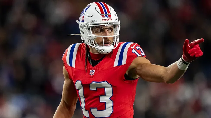 Patriots receiver Mack Hollins’ barefoot escapades reach a new plateau in second New England season