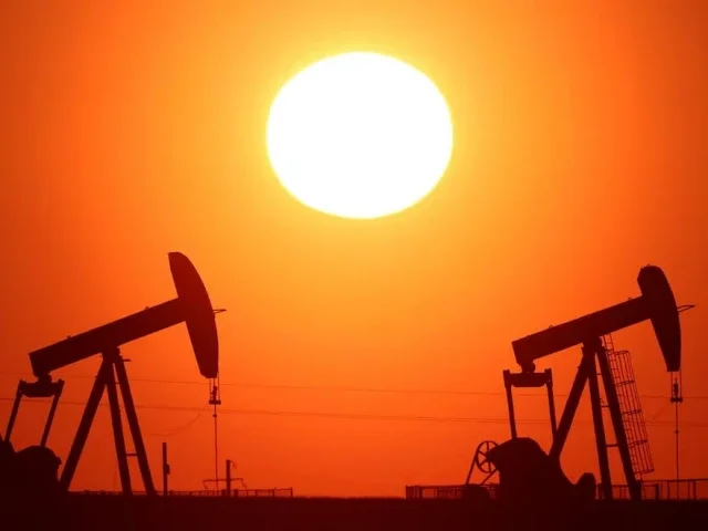 Oil prices hover at six-week high as Middle East shipping risks escalate