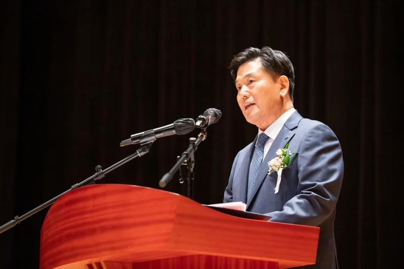 Hong Ui-rak takes helm of KOGAS, vows AI transformation