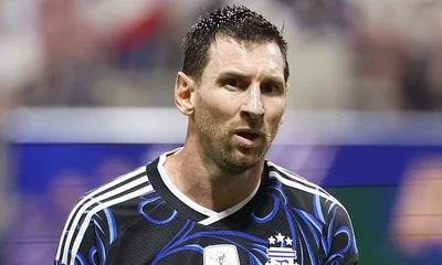 Moment pilot 'fools Argentina fans mid-flight and tells them THEY have won the World Cup'