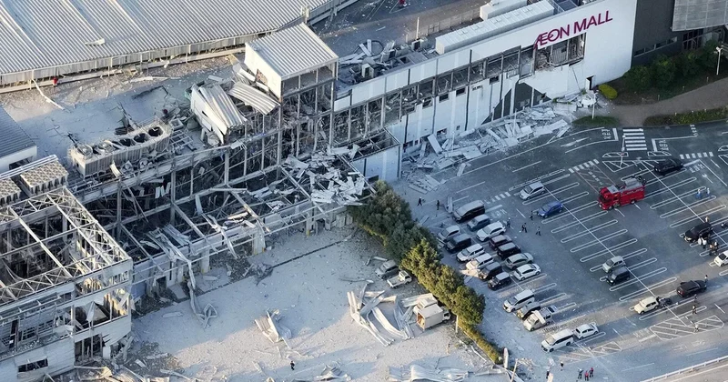 Videos capture moment 7.1 magnitude earthquake hit Japan and its aftermath