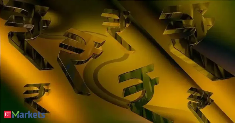 Rupee hits day’s low against US dollar, recovers on RBI support