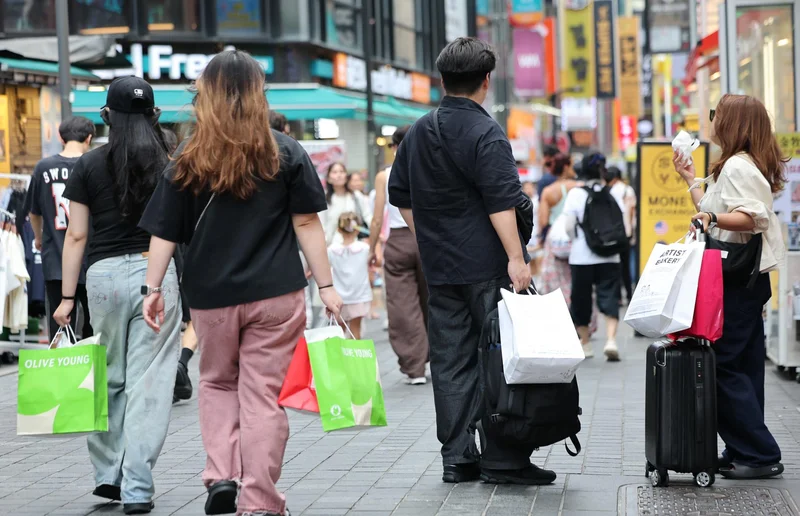 Korea to adopt tougher penalties for overcharging in tourism sector