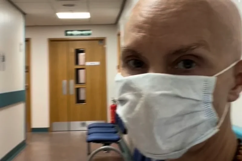 Former Coronation Street star Tracy Shaw in tears as she shares cancer update