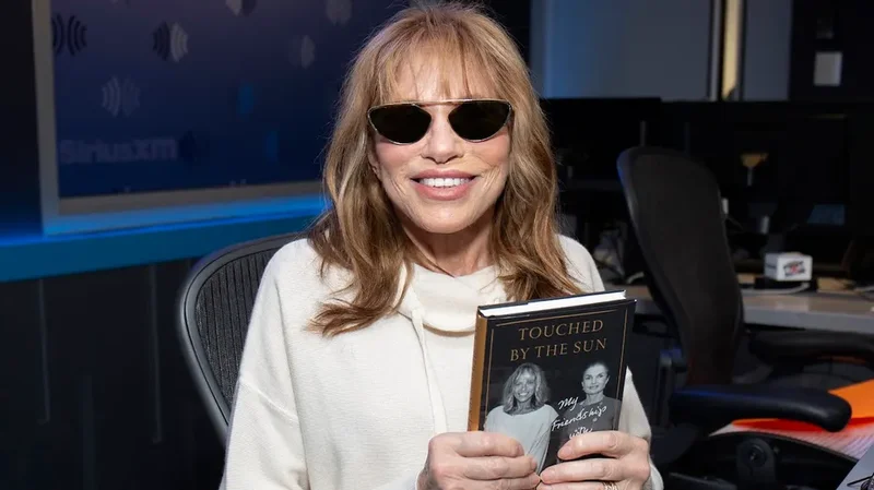 Carly Simon reveals the common condition that masked her Parkinson's diagnosis