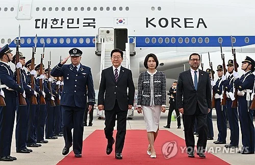 Lee arrives in Buenos Aires for summit with Argentine President Milei