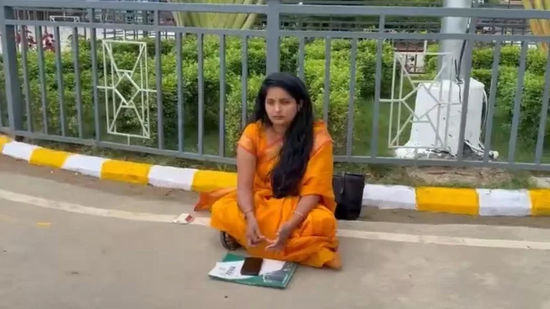 Tech Mahindra employee protests outside campus over alleged termination after availing leave to care for ailing daughter