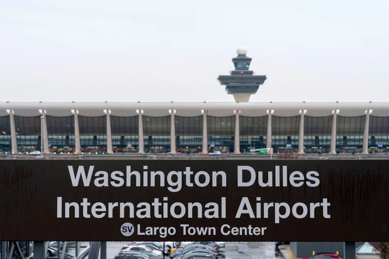 Trump is set to announce a $22B makeover of Dulles airport that will eliminate the ‘people movers’