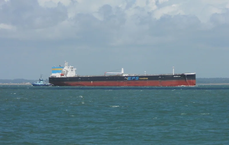 Brent Crude Tops US$100 After Red Sea Attacks