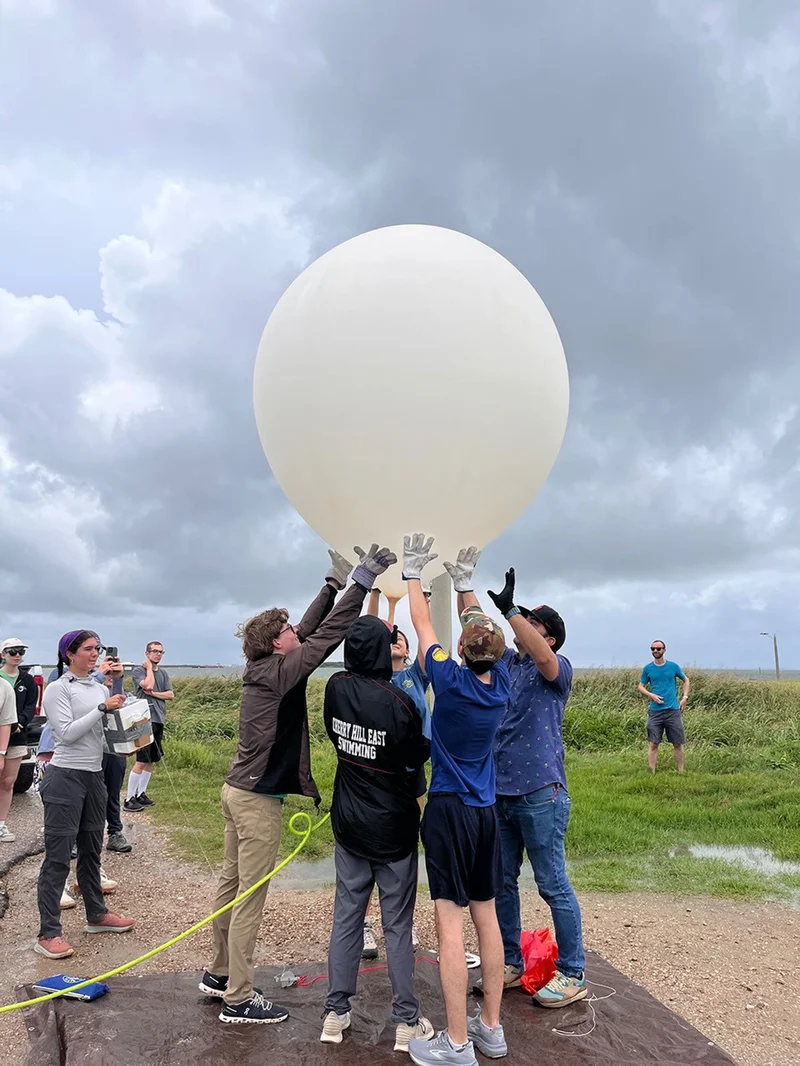 Students Take on Airborne Field Research with NASA