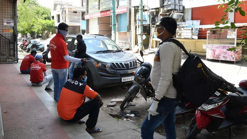 Bengaluru hotel owners threaten to suspend online food delivery services from August 15 over billing disputes