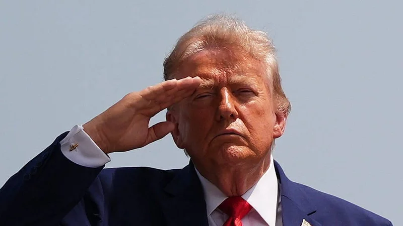 US strikes Iran and Bahrain warns of incoming fire amid fresh clashes