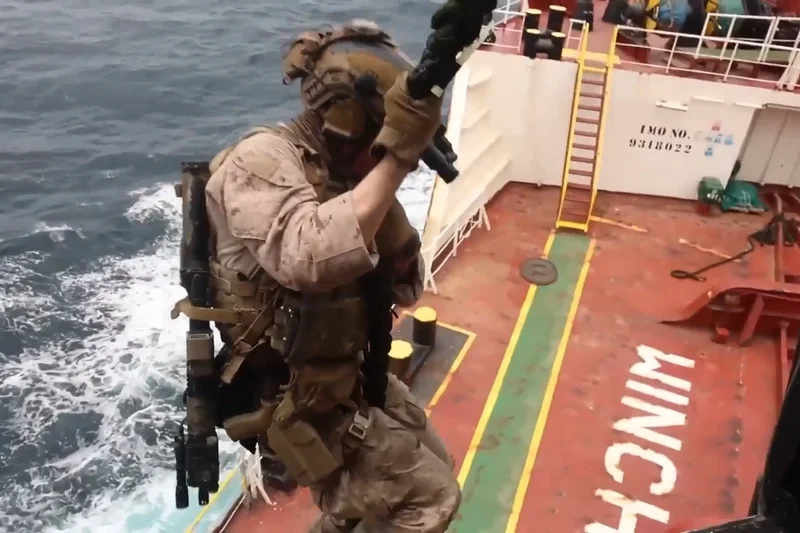 Dramatic footage shows U.S. forces boarding commercial tanker amid Iran blockade