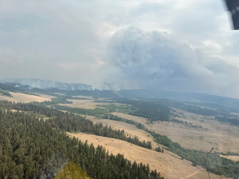 70 Mile House, B.C. residents told to prepare for evacuation order after wildfire advances