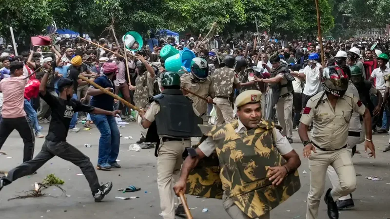 Murder, robbery, rape accused among 989 with criminal records at CJP's Jantar Mantar stir
