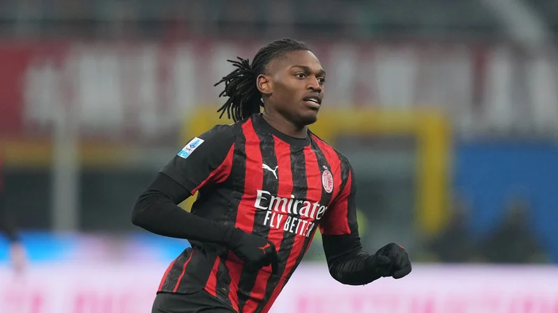 Galatasaray, Fenerbahçe locked in intense race for Rafael Leao