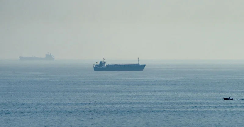 Oil price rises after Iran says it stops ships in Hormuz