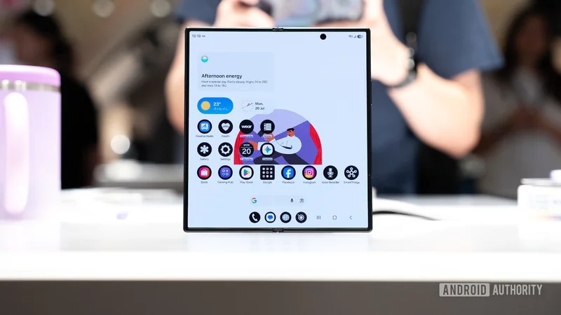 I hated using the Galaxy Z Fold 7 for one reason, and the Fold 8 Ultra quietly fixed it