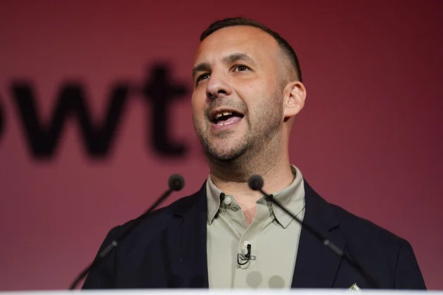 UK Green Party leader says he won’t apologise to Nigel Farage over guillotine image
