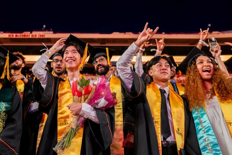 Personal finance expert says this is the biggest money mistake of new college grads