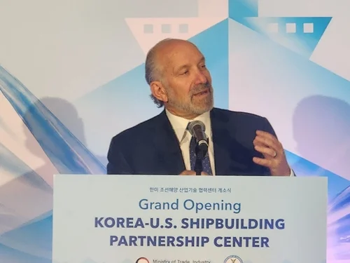 Lutnick calls for tangible results from S. Korea-U.S. shipbuilding cooperation, vows to clear regulatory roadblocks