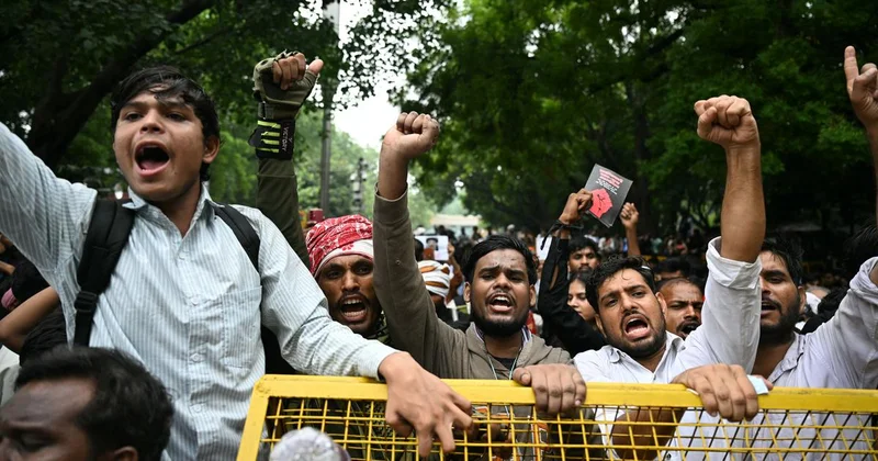 Updates: Opposition demands discussion in Parliament on police crackdown, 16 metro stations closed