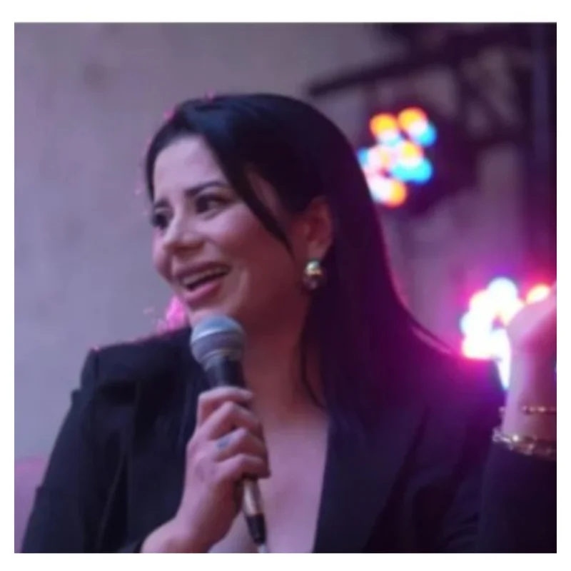 Former adult entertainer sworn in as senator in Colombia