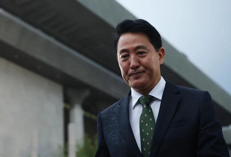 5th-term Seoul mayor fights for political survival