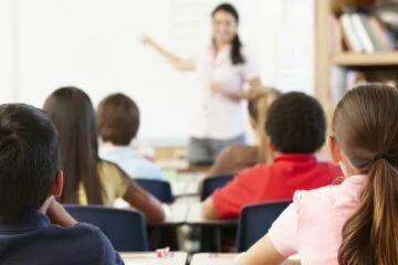 Drive to recruit more teachers sparks 13.5% rise in applications