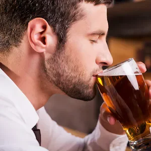 Inside Economics: Are we taxing our beer wrong? How the Aussies keep their pubs thriving
