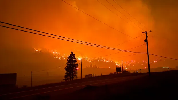 2 wildfires burning near Clinton, B.C., merge