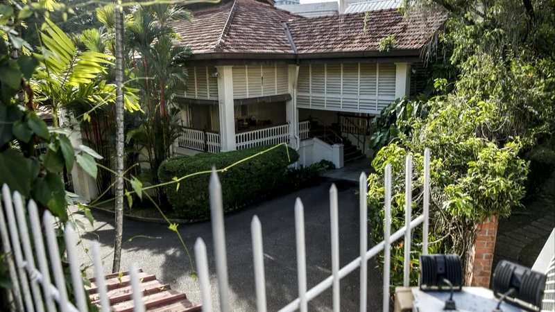 Singapore takes possession of Lee Kuan Yew’s 38 Oxley Road home for conservation