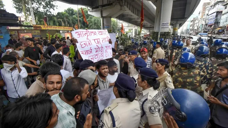 Up to 10-year jail &amp; Rs 10 crore fine: Cabinet clears tougher anti-paper leak bill