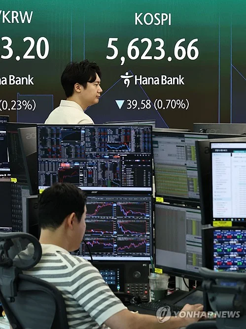 Seoul shares again dip over 1 pct after 2-day deep rout amid AI spending concerns