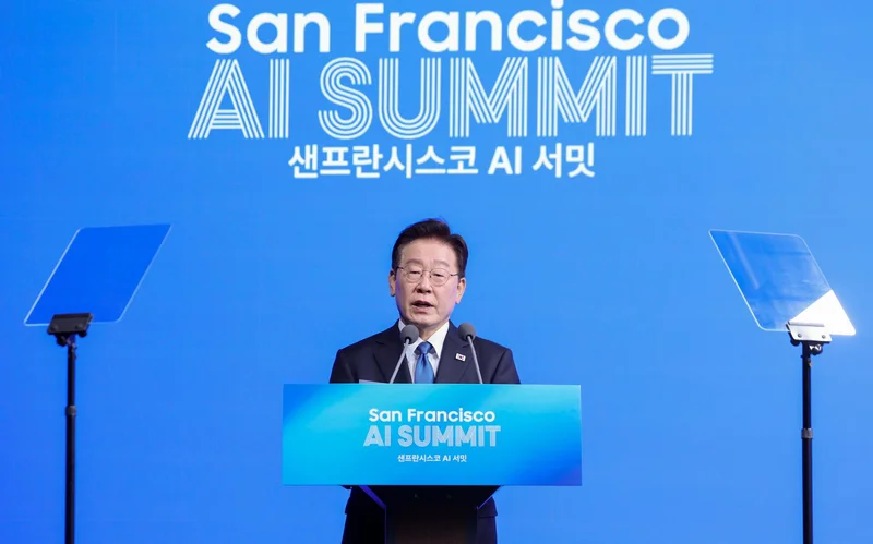 Lee declares vision to make Korea leader in AI supply chain