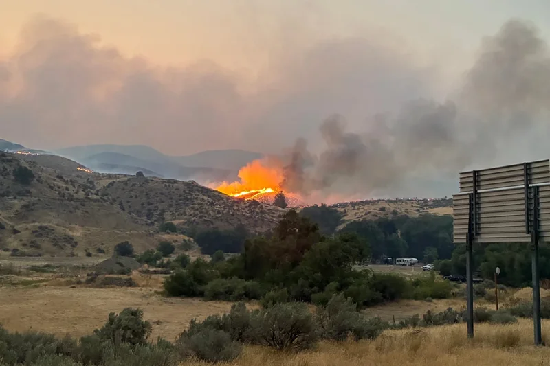 Major Oregon interstate closed for 70 miles as firefighters tackle wildfire