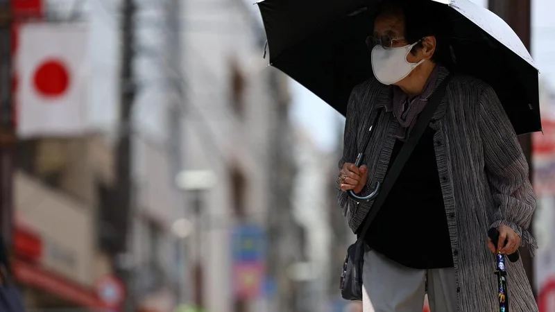 Hundreds hospitalised in Japan heatwave 'disaster'