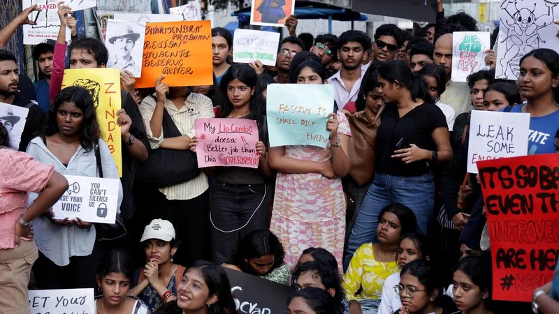 Hundreds gather in Kerala’s Kochi to express solidarity with Delhi student protest