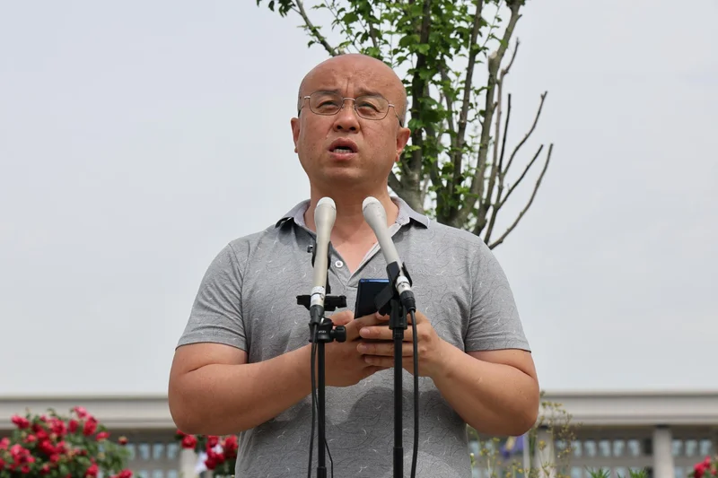 Shareholders file complaints against labor minister, Samsung, SK hynix CEOs