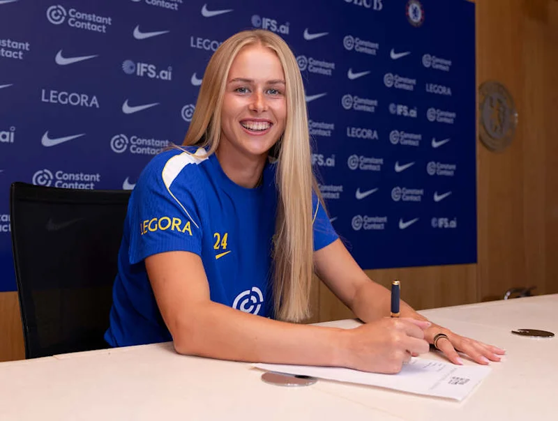 Transfer: Hampton signs two-year contract with Chelsea
