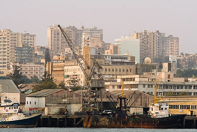 Mozambique Caps Foreign Card Payments at 6 Million Meticais a Year