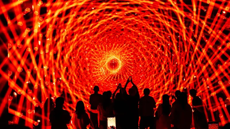 Tokyo’s Immersive Art Landmark: TeamLab Borderless Reopens Its “Light Sculpture”