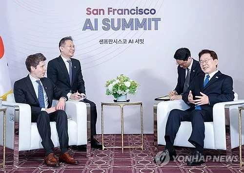 (LEAD) Lee meets OpenAI, Nvidia CEOs, calls for greater roles in S. Korea's AI investment projects
