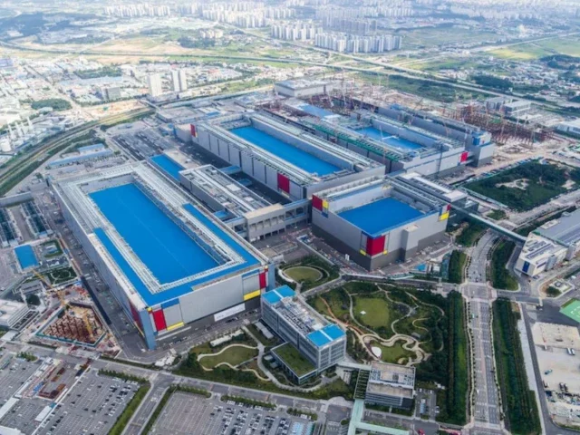 Samsung Elec, SK Group seal $950b deals as South Korea hosts AI powers
