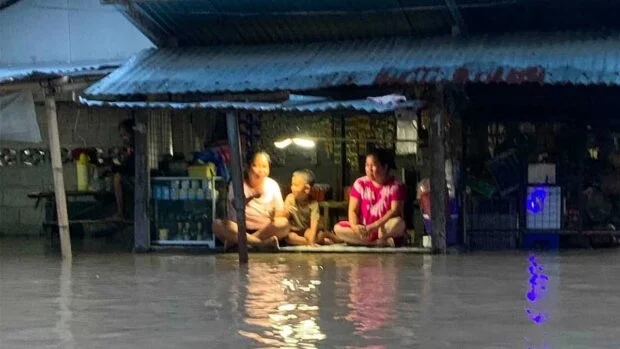 Waist-deep floods swamp village as monsoon rains hit Sultan Kudarat