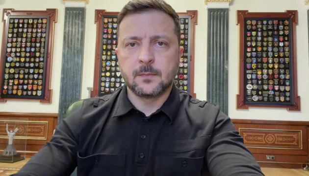 Zelensky warns of possible massive Russian strike tonight